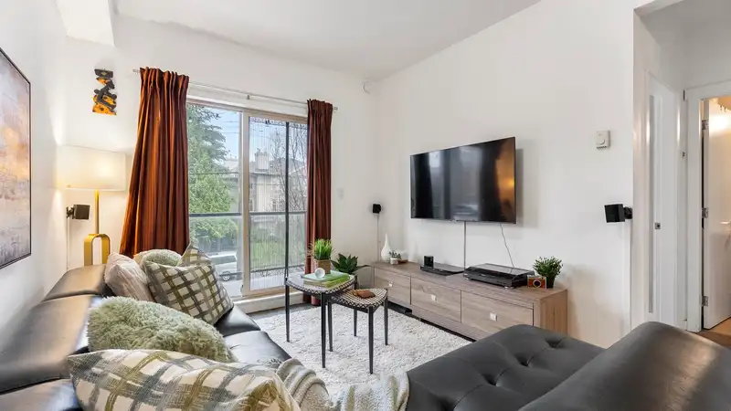 321 13789 107A AVENUE - photo 1 of 23