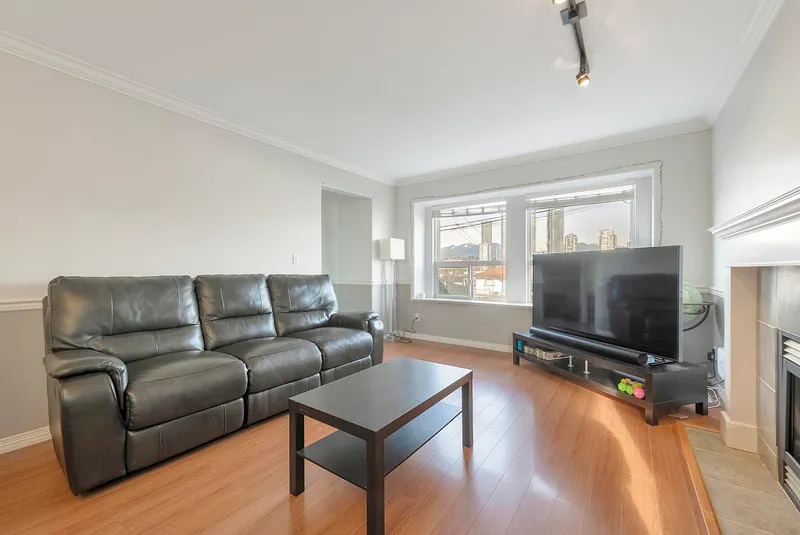 5056 MANOR STREET - photo 4 of 25