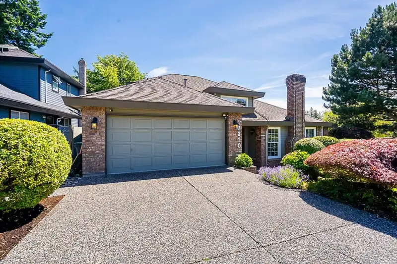 12310 56 AVENUE - photo 3 of 26