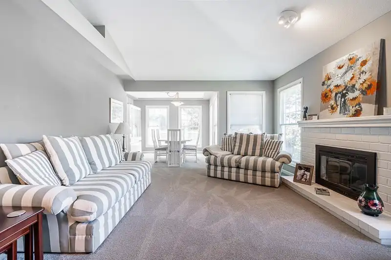 12310 56 AVENUE - photo 4 of 26