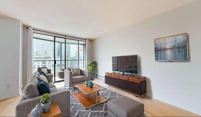 2007 1189 HOWE STREET - photo 1 of 29