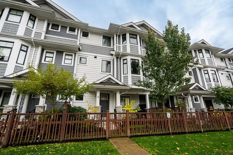 4 189 WOOD STREET - photo 3 of 36