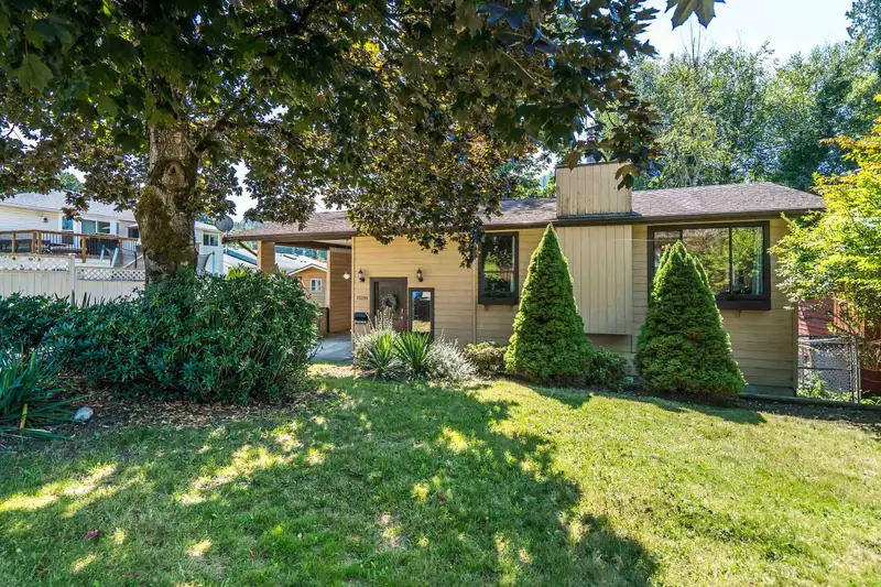 35396 SELKIRK AVENUE - photo 2 of 36