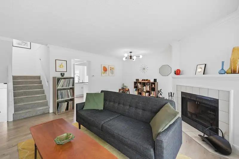 50 1195 FALCON DRIVE - photo 4 of 29
