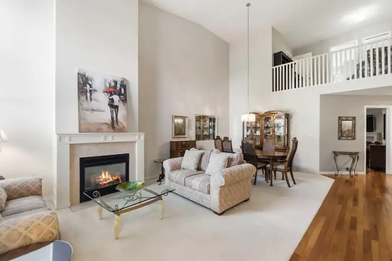 3 16995 64TH AVENUE - photo 2 of 40