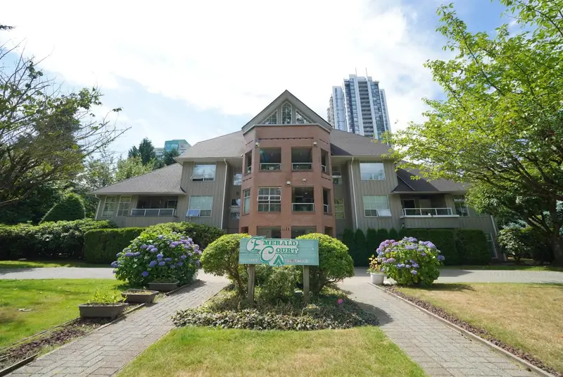 401 1154 WESTWOOD STREET - photo 1 of 25