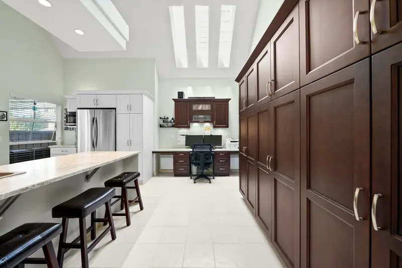 401 1154 WESTWOOD STREET - photo 3 of 25