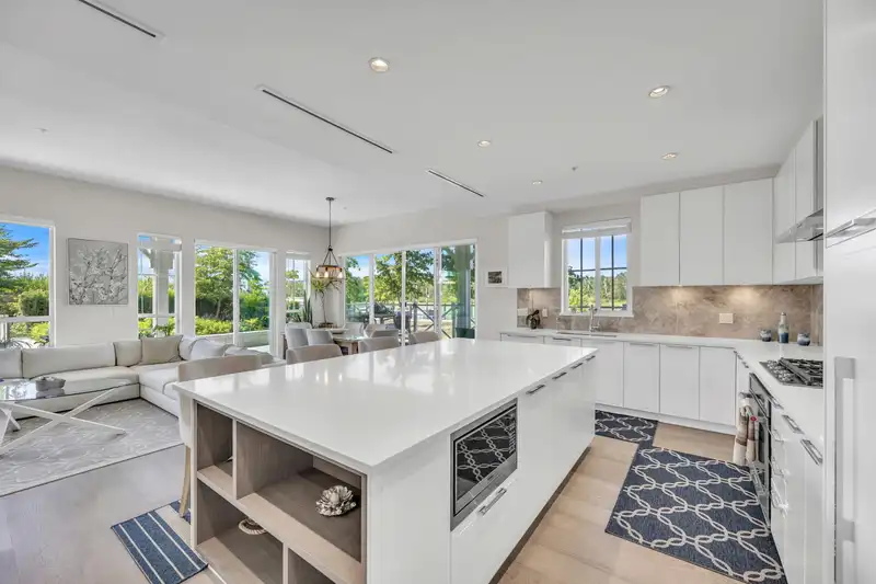 107 5535 ADMIRAL WAY - photo 1 of 40