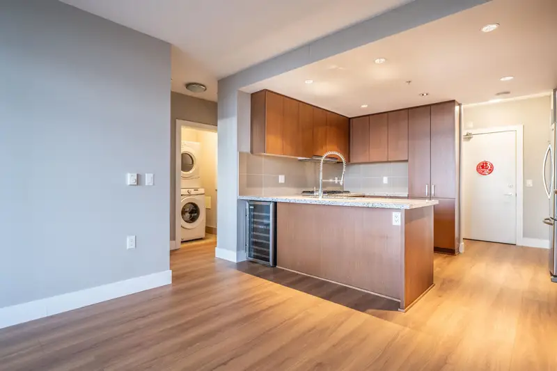 1209 1155 THE HIGH STREET - photo 1 of 21