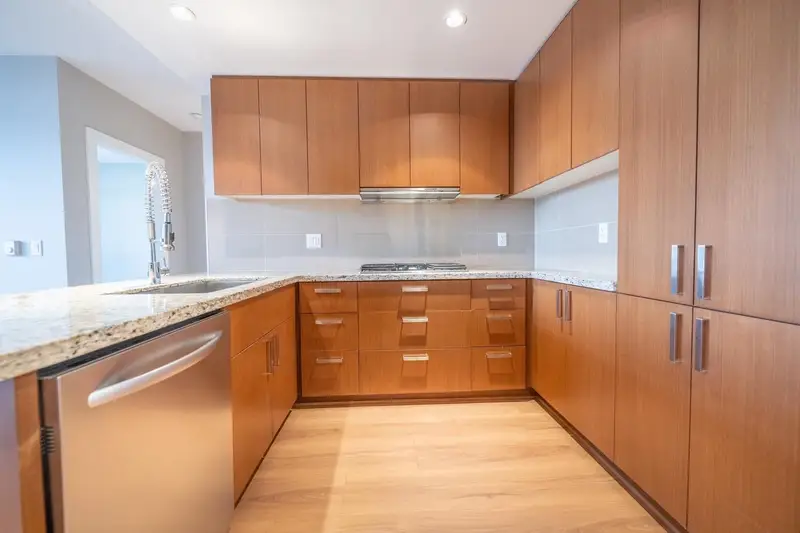 1209 1155 THE HIGH STREET - photo 4 of 21