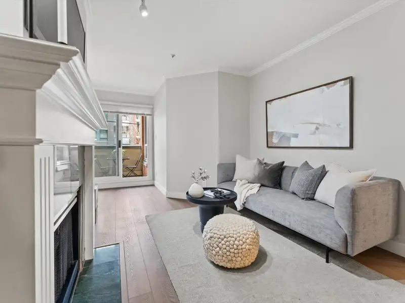 205 3638 W BROADWAY - photo 2 of 25