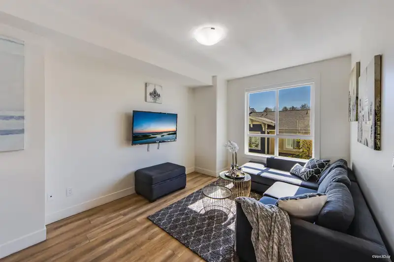71 16561 17A AVENUE - photo 1 of 33