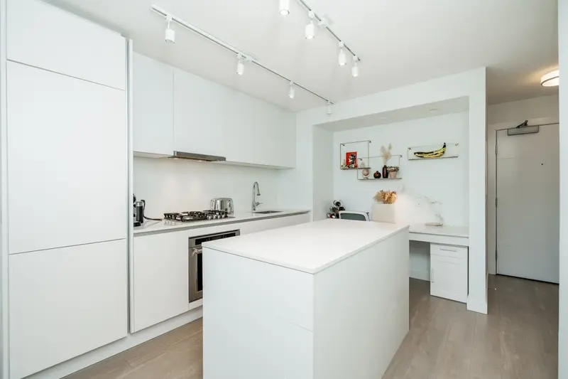 2810 908 QUAYSIDE DRIVE - photo 3 of 25