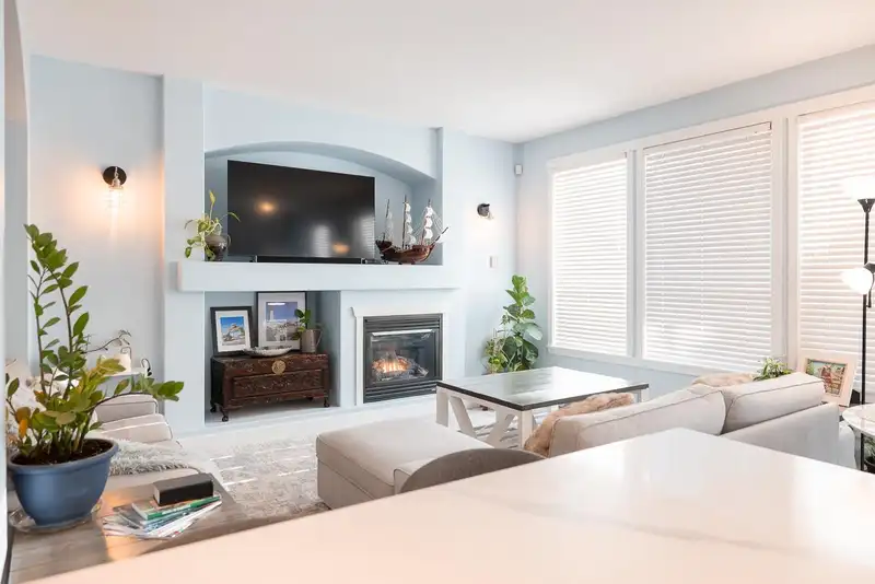 18940 72 AVENUE - photo 2 of 40