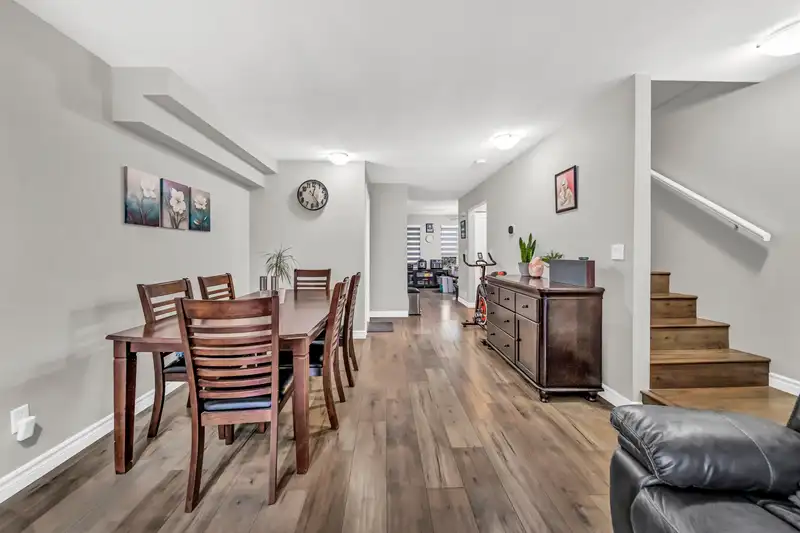 6 12711 64 AVENUE - photo 3 of 32