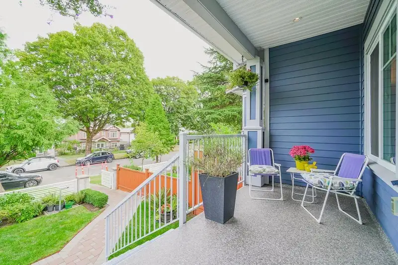 5603 RHODES STREET - photo 3 of 17