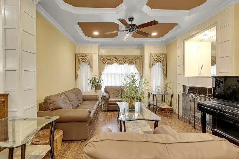 10047 129 STREET - photo 3 of 25