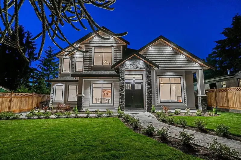 12881 104 AVENUE - photo 2 of 40