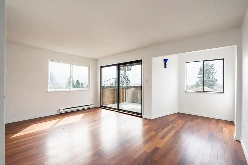203 107 W 27TH STREET - photo 4 of 26