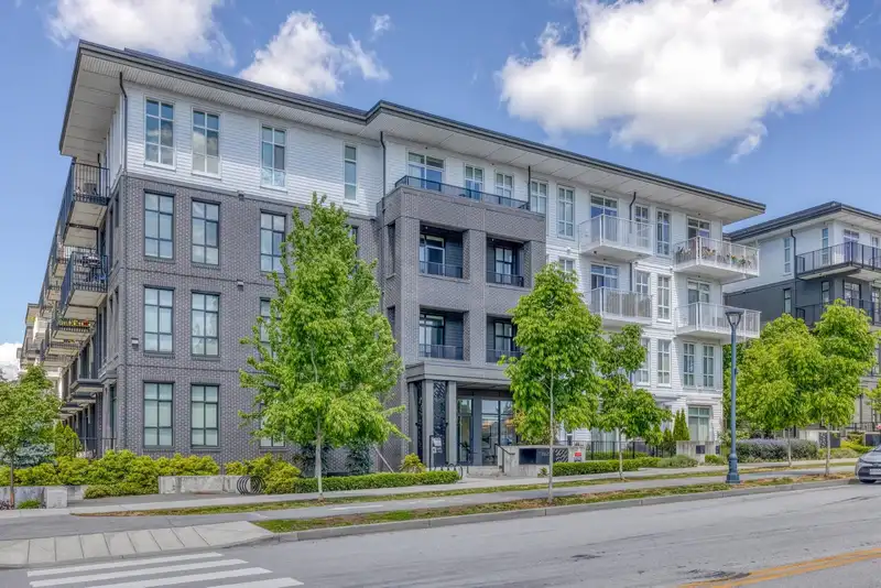 109 13929 105 BOULEVARD - photo 1 of 24