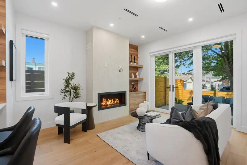 1 2438 E 20TH AVENUE - photo 4 of 36