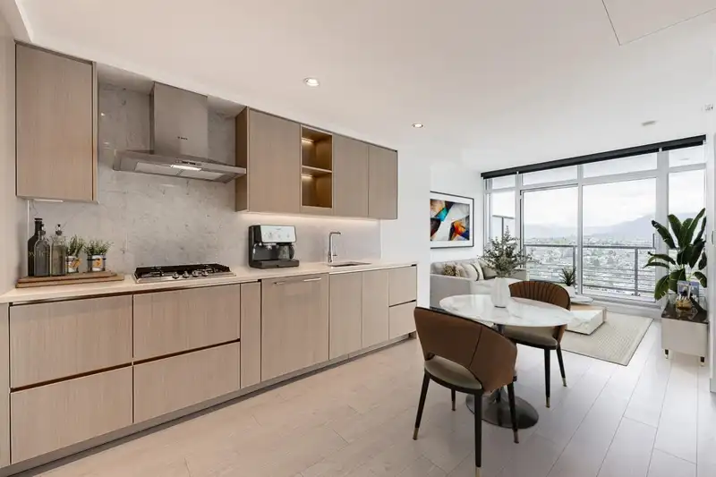 2807 4730 LOUGHEED HIGHWAY - photo 1 of 40