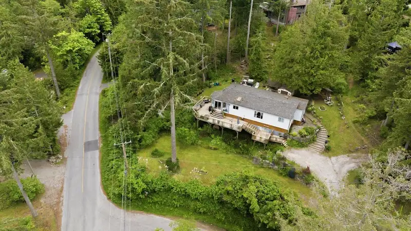 4580 RONDEVIEW ROAD - photo 2 of 33