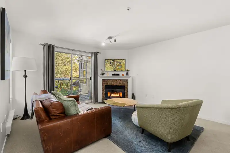 202 1537 CHARLES STREET - photo 2 of 25