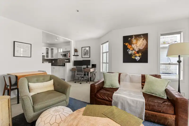 202 1537 CHARLES STREET - photo 4 of 25