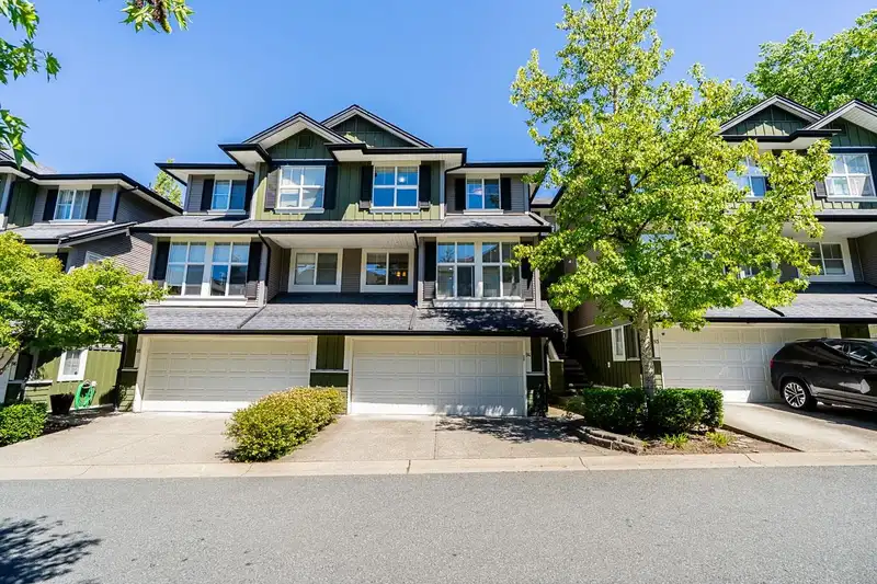 94 18199 70 AVENUE - photo 1 of 40