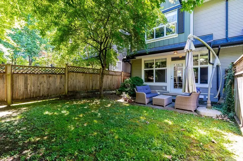 94 18199 70 AVENUE - photo 3 of 40