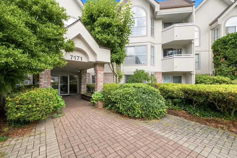 210 7171 121 STREET - photo 3 of 22