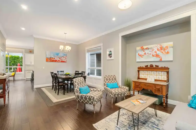 17333 1 AVENUE - photo 3 of 38