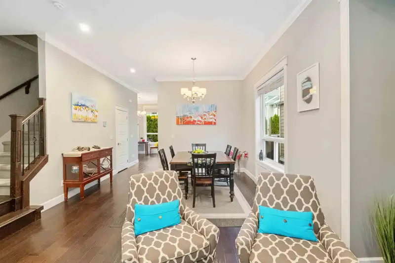 17333 1 AVENUE - photo 4 of 38