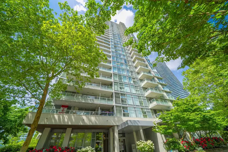 802 2289 YUKON CRESCENT - photo 1 of 11