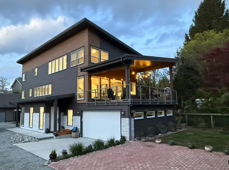 24025 FERN CRESCENT - photo 1 of 40