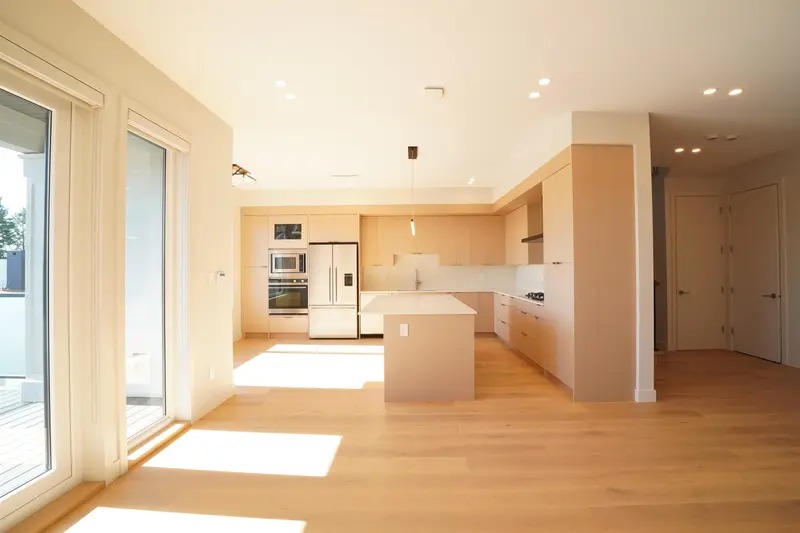 6252 KITCHENER STREET - photo 4 of 25