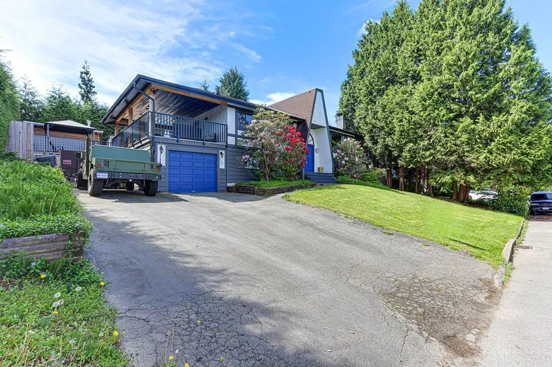 22764 124 AVENUE - photo 3 of 25