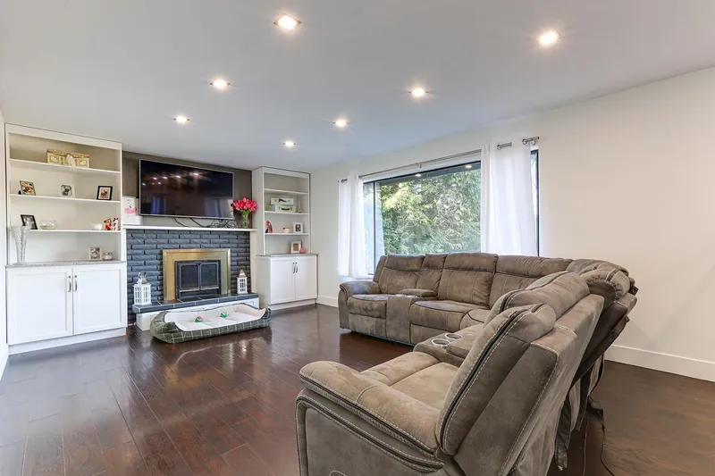 22764 124 AVENUE - photo 4 of 25