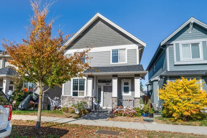 16509 25 AVENUE - photo 2 of 22