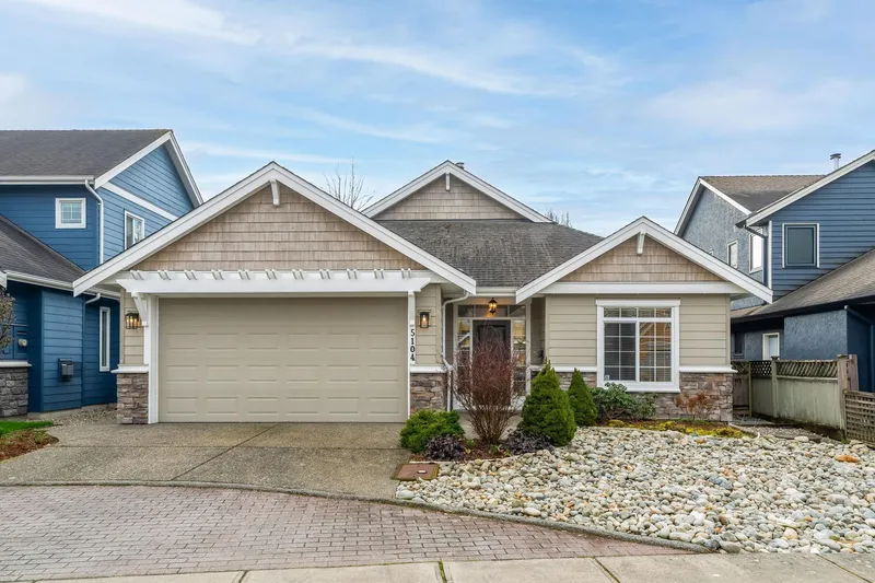 5104 44B AVENUE - photo 1 of 25