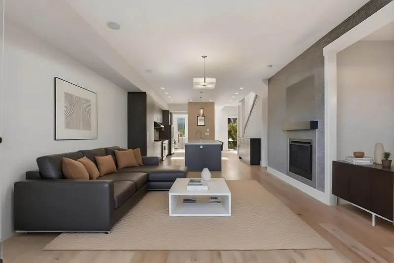 15871 28 AVENUE - photo 3 of 25