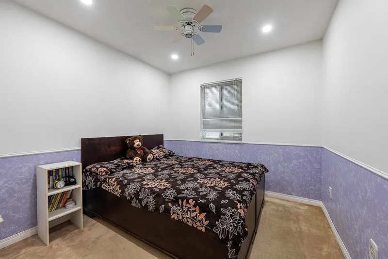 7366 128A STREET - photo 2 of 12