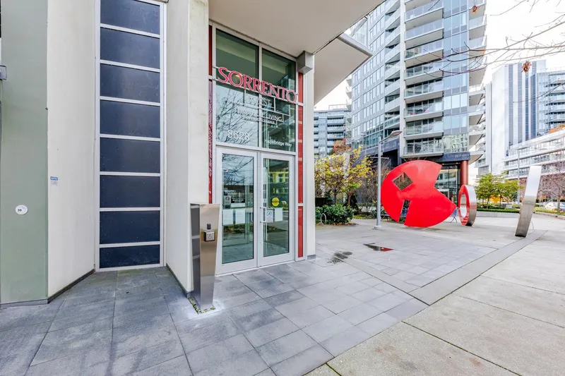 914 8628 HAZELBRIDGE WAY - photo 2 of 25