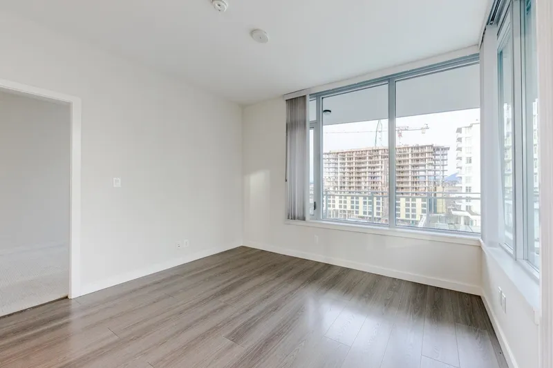 914 8628 HAZELBRIDGE WAY - photo 4 of 25