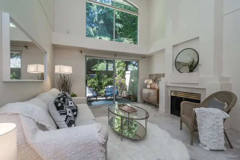10 15273 24 AVENUE - photo 3 of 31