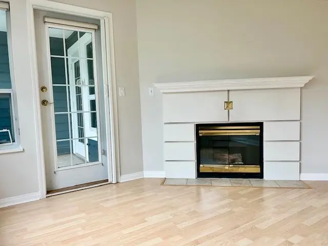 210 12911 RAILWAY AVENUE - photo 4 of 25