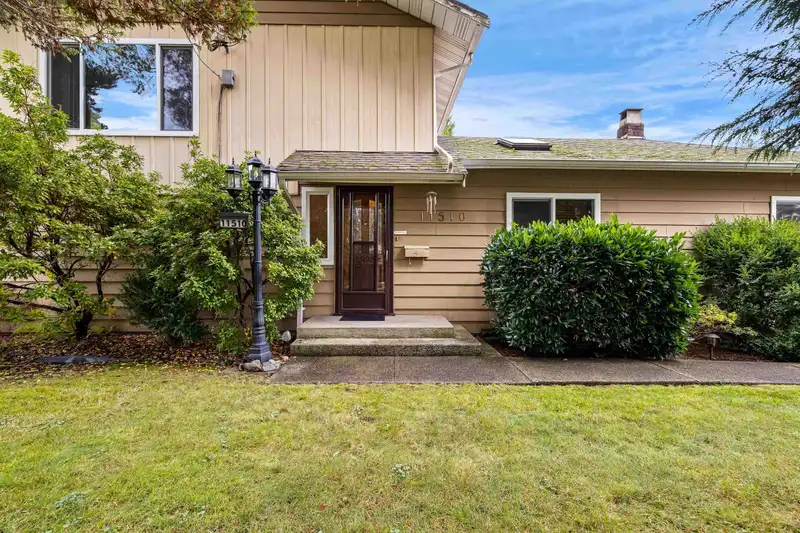 11510 212 STREET - photo 4 of 34