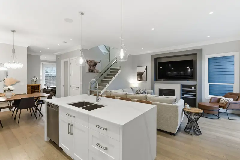 15786 23B AVENUE - photo 4 of 25