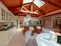 366 KEITH ROAD - thumbnail 6
